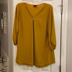 Zippered neckline tunic top